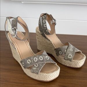 Via Spiga Textured Wedge Sandals - Gray and Cream